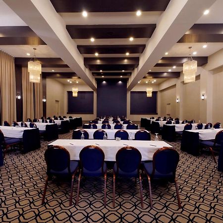 Hilton Mystic Otel Dış mekan fotoğraf