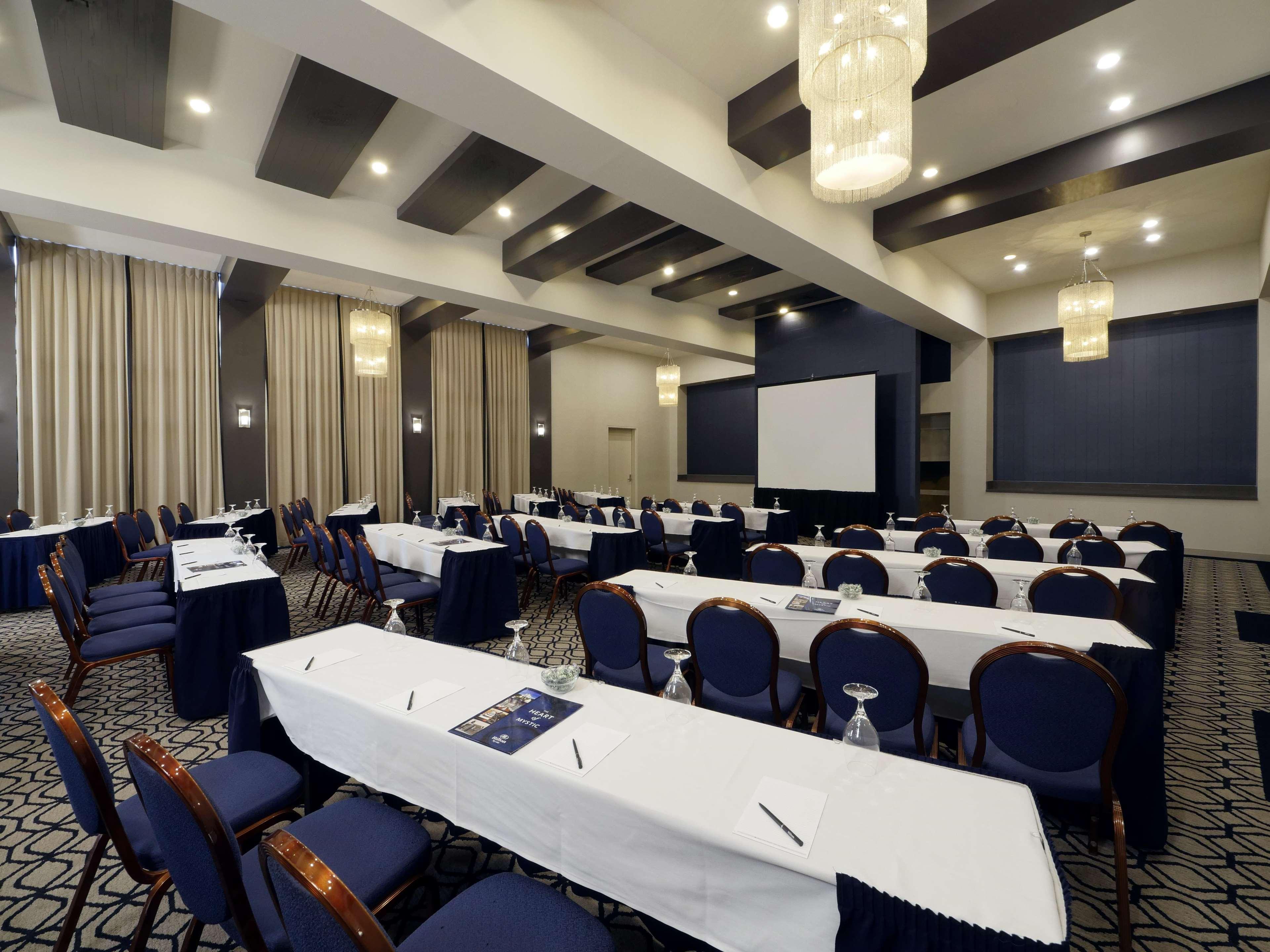 Hilton Mystic Otel Dış mekan fotoğraf