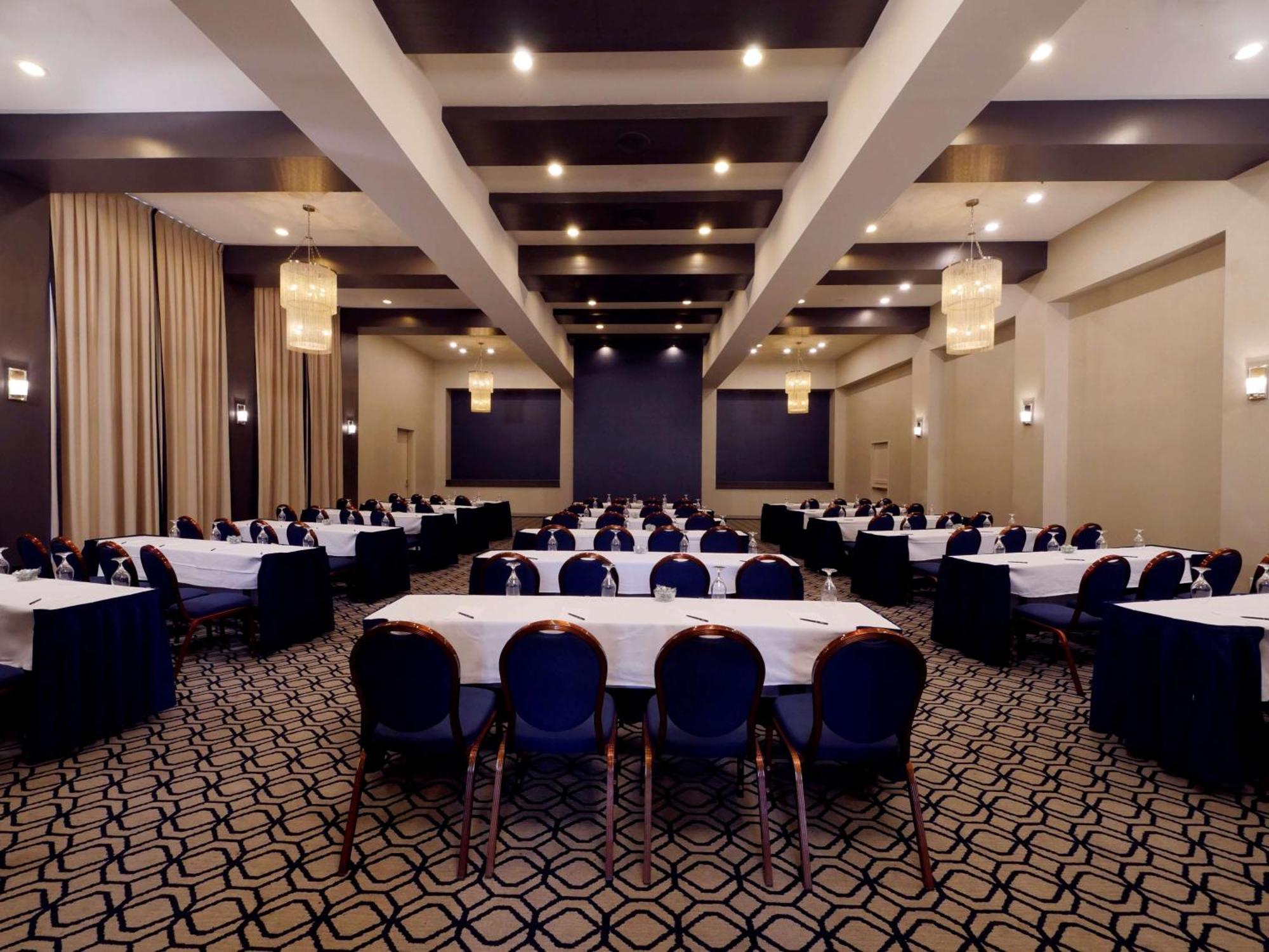 Hilton Mystic Otel Dış mekan fotoğraf