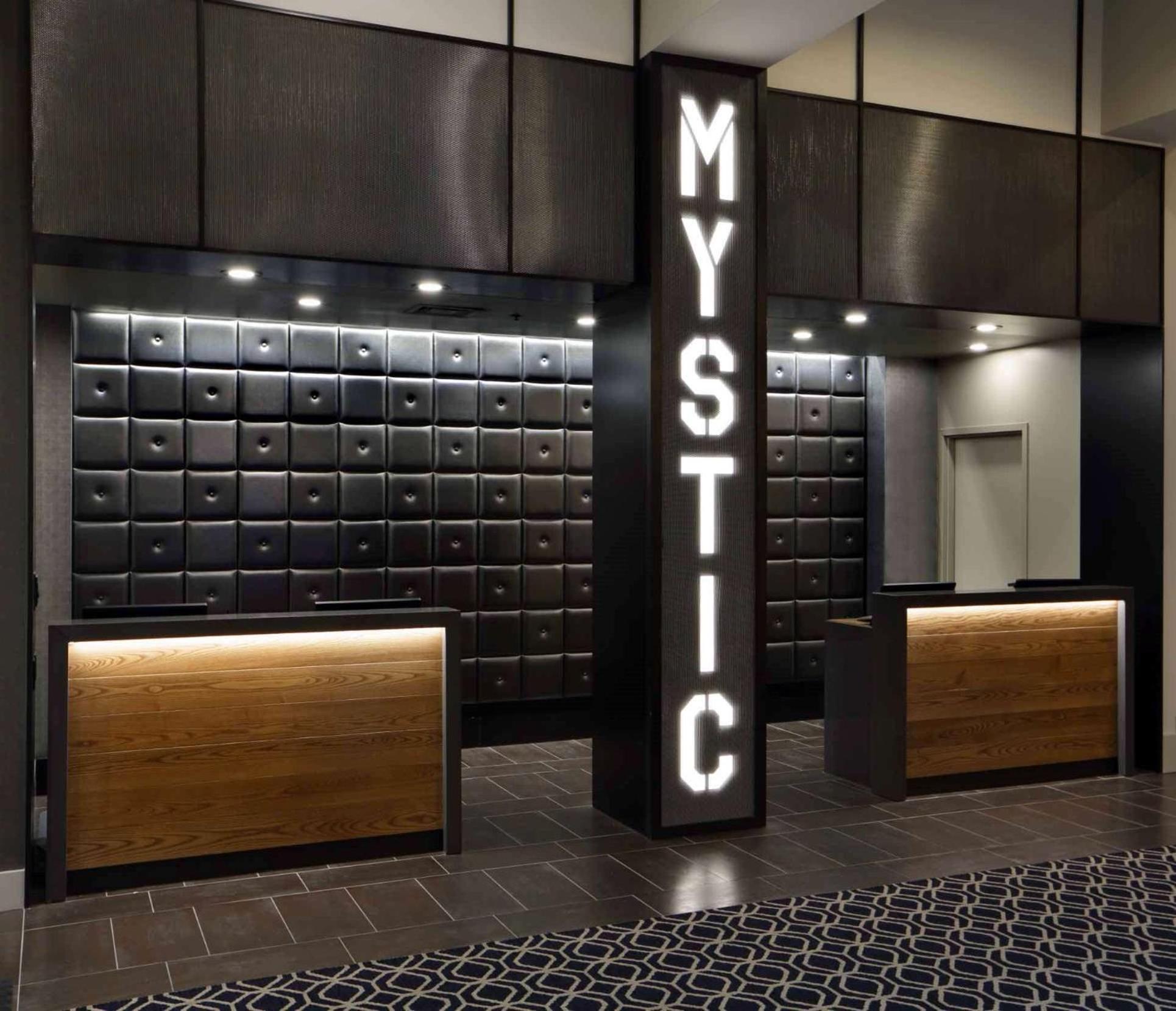 Hilton Mystic Otel Dış mekan fotoğraf