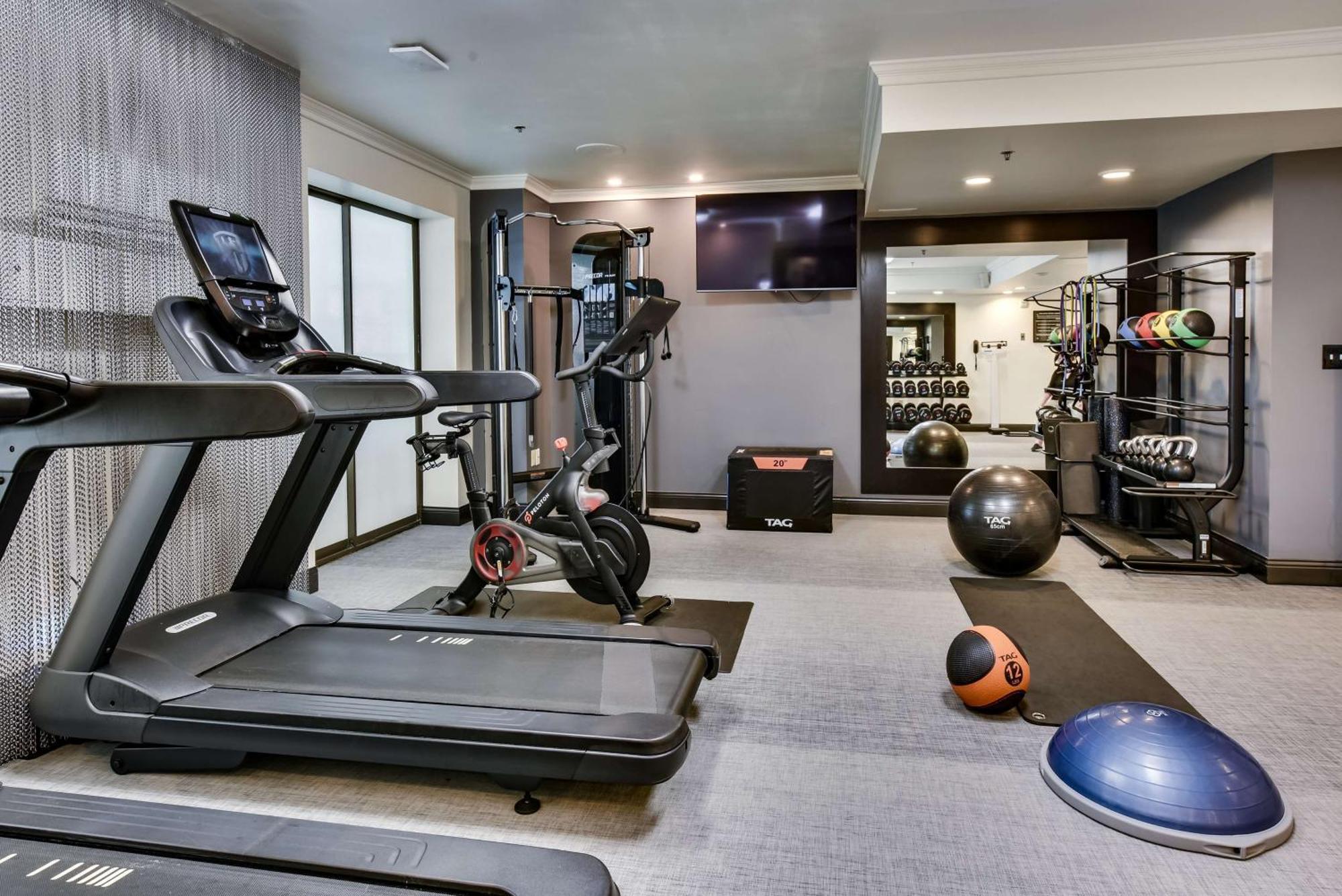 Hilton Mystic Otel Dış mekan fotoğraf